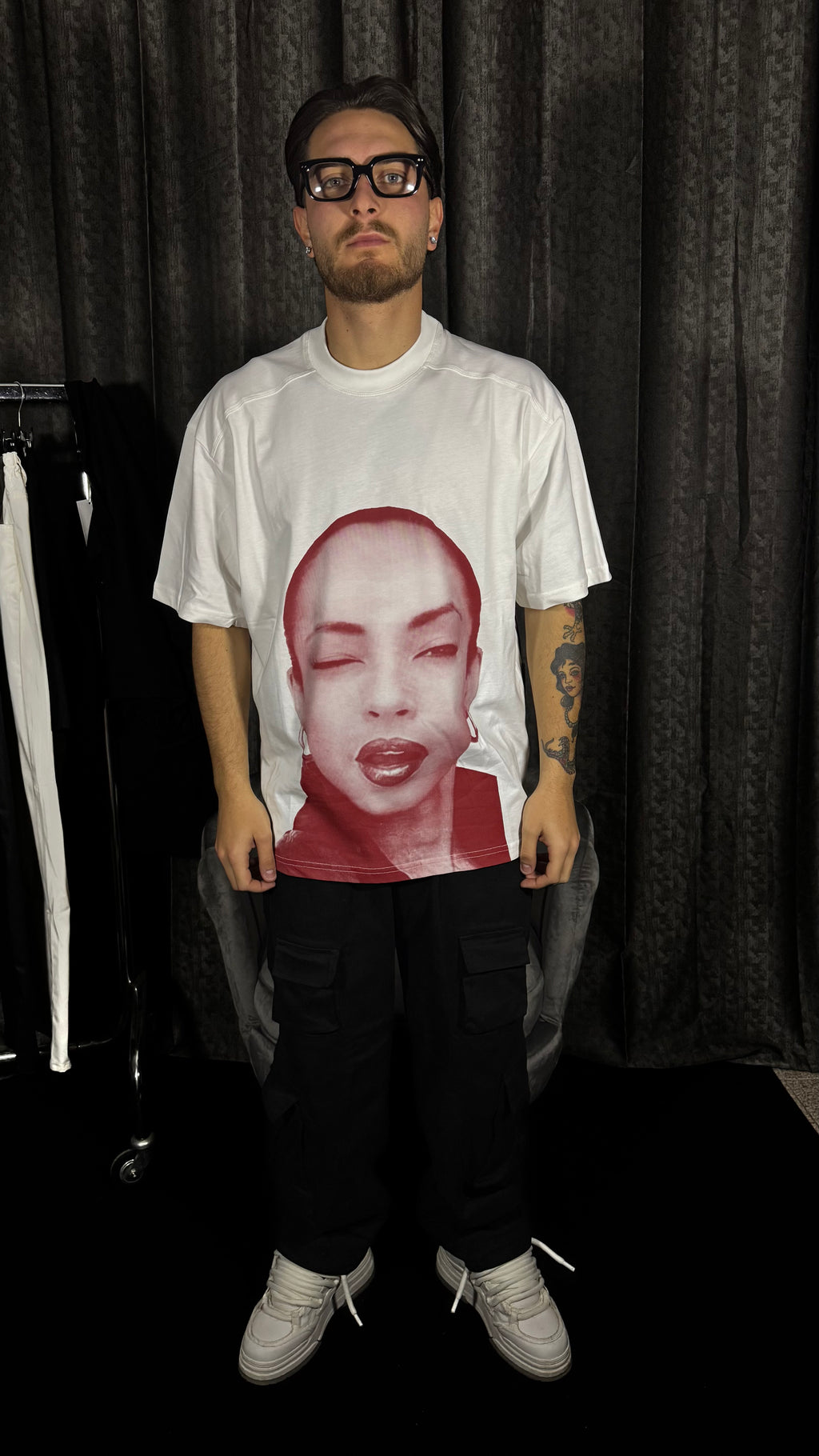 T-SHIRT PORTRAIT RED DEPENDENCIA