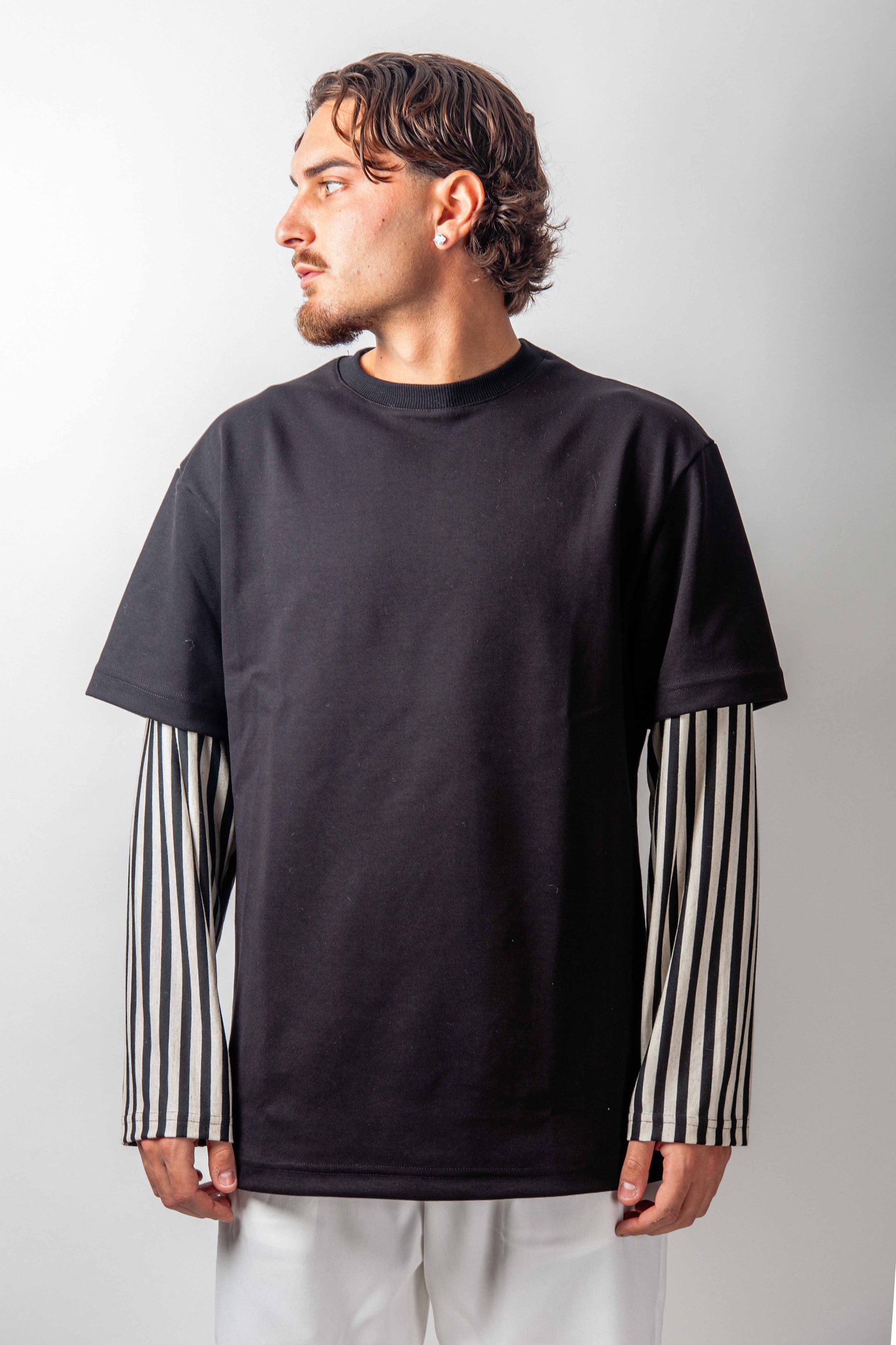 T-SHIRT NOIRE ET BLANCHE