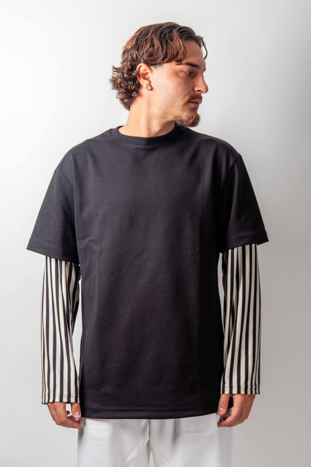 T-SHIRT NOIRE ET BLANCHE