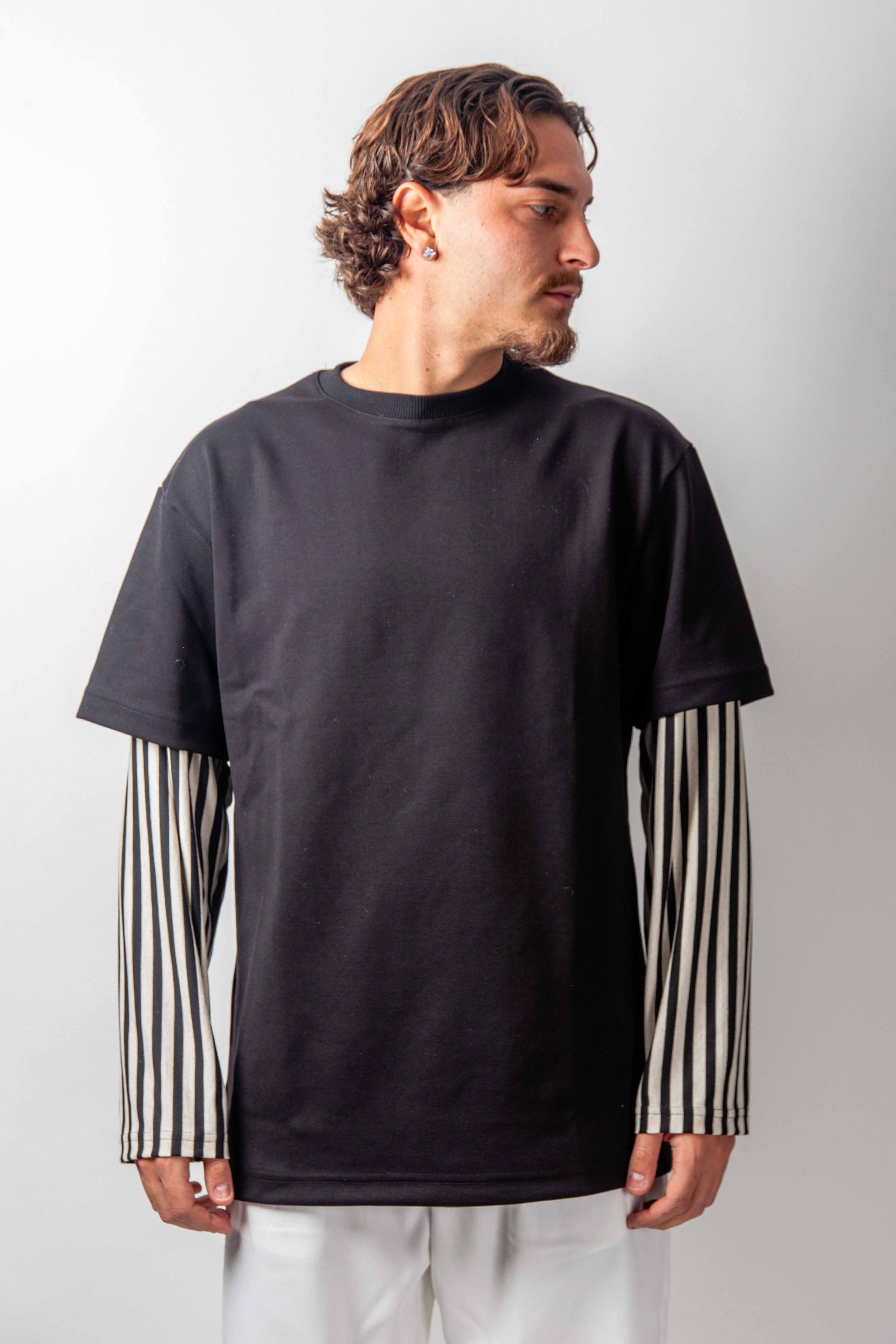 T-SHIRT NOIRE ET BLANCHE