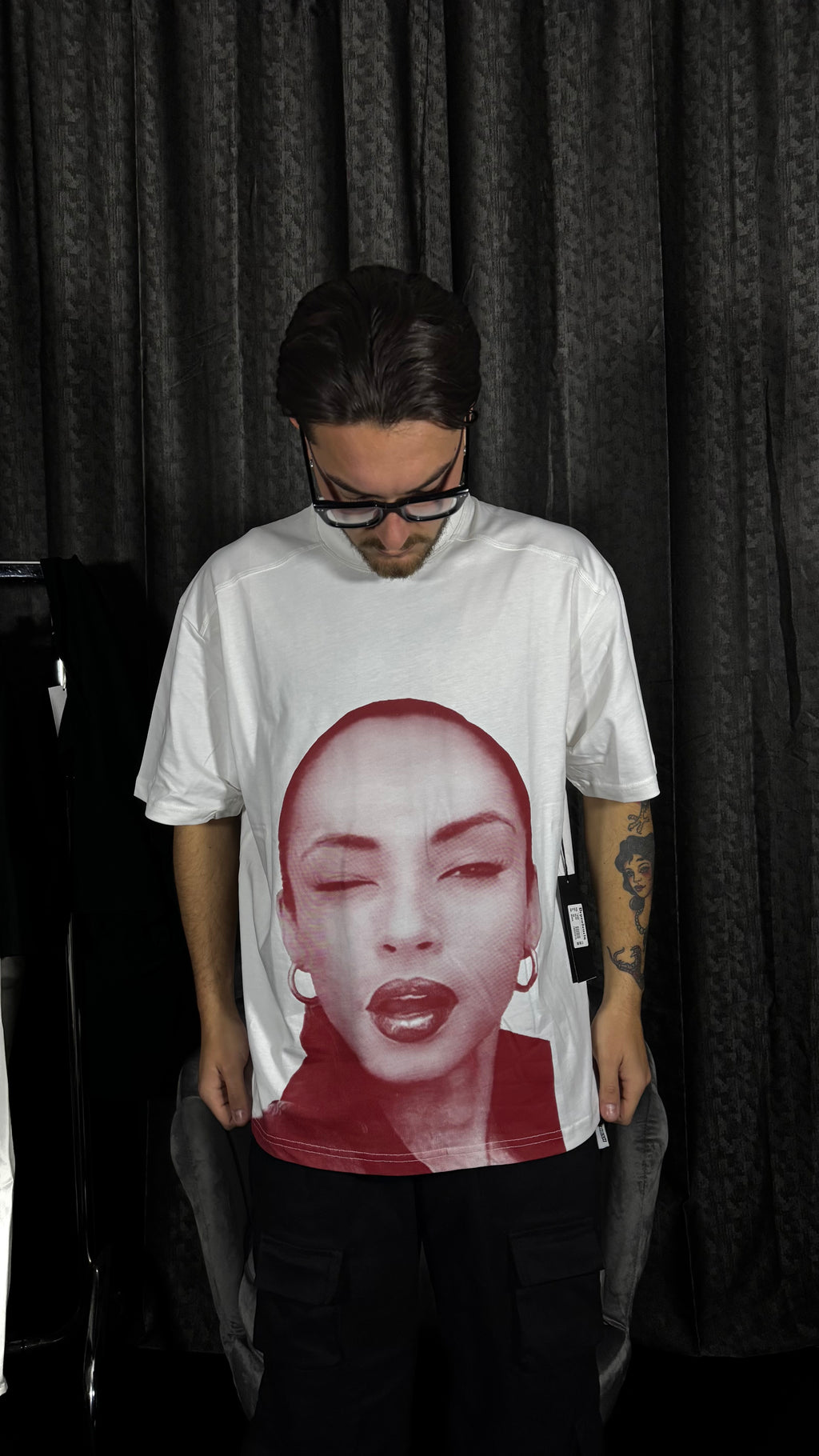 T-SHIRT PORTRAIT RED DEPENDENCIA